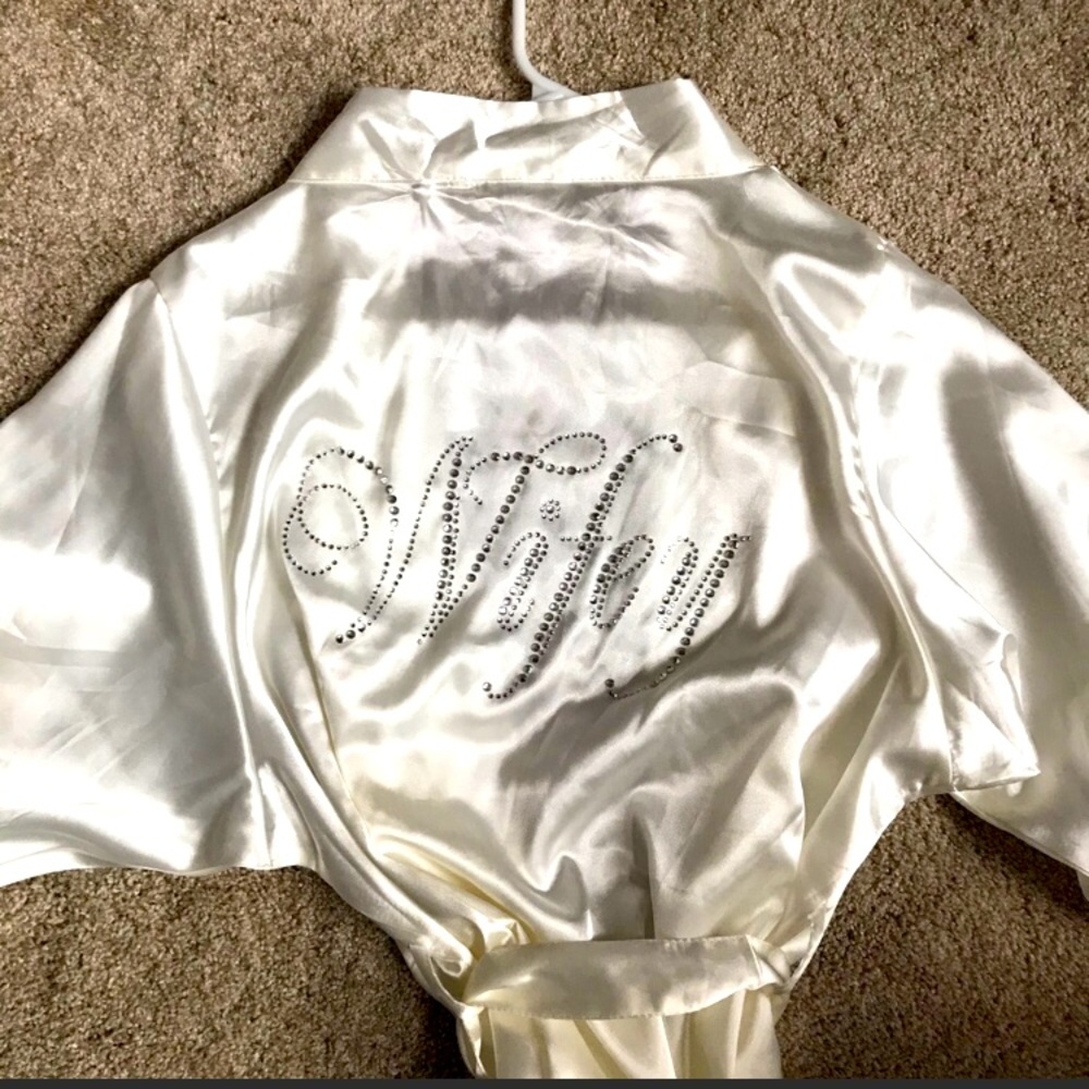 “Wifey” silky satin short kimono bride robe - Picture 2 of 5
